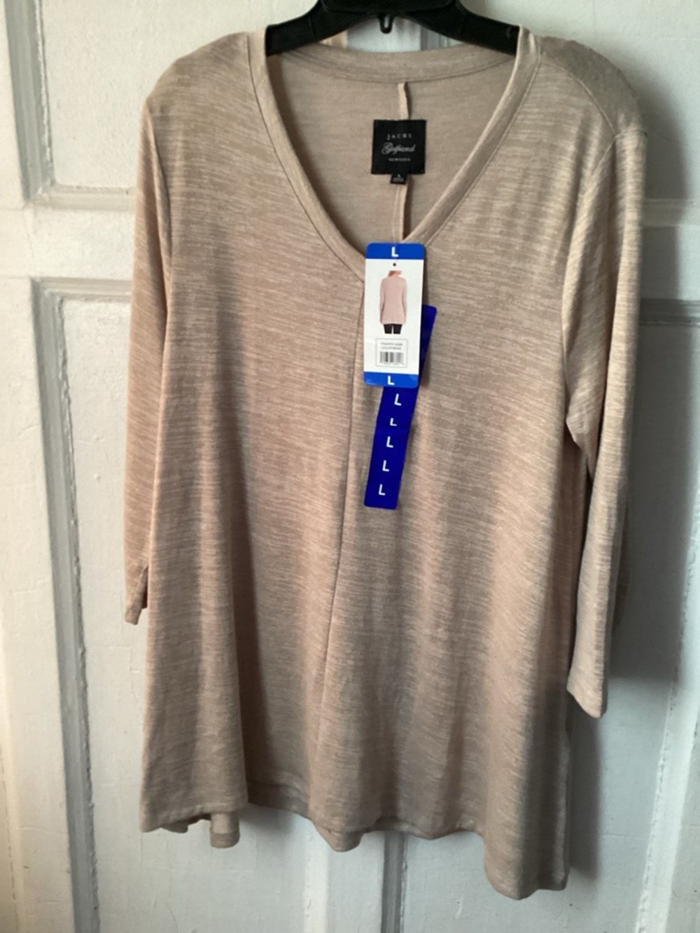 Jachs Girlfriend New York Beige V-Neck Tunic Top — Relaxed Three-Quarter Sleeve